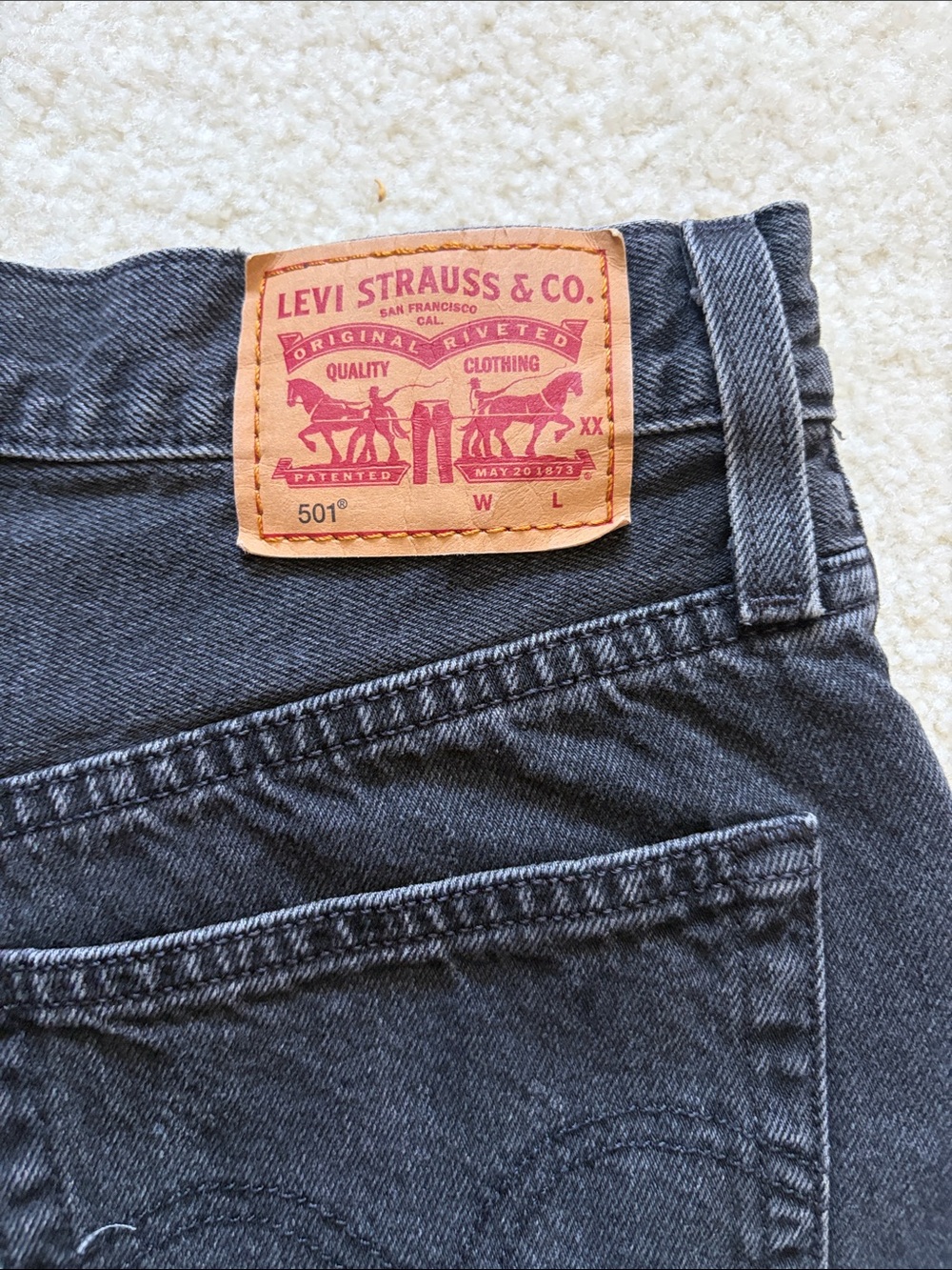 Ladies Levi's Distressed Jean Shorts - Picture 5 of 12